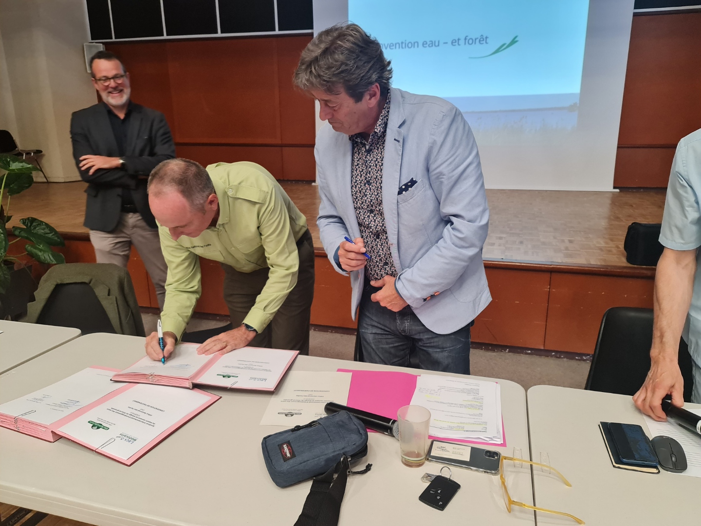 Des partenariats qui se renforcent sur le lien eau et forêt entre l'ONF et le SIAEBVELG Des partenariats qui se renforcent sur le lien eau et forêt entre l'ONF et le SIAEBVELG
